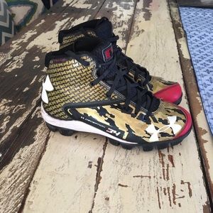 Under armour youth high top baseball cleats